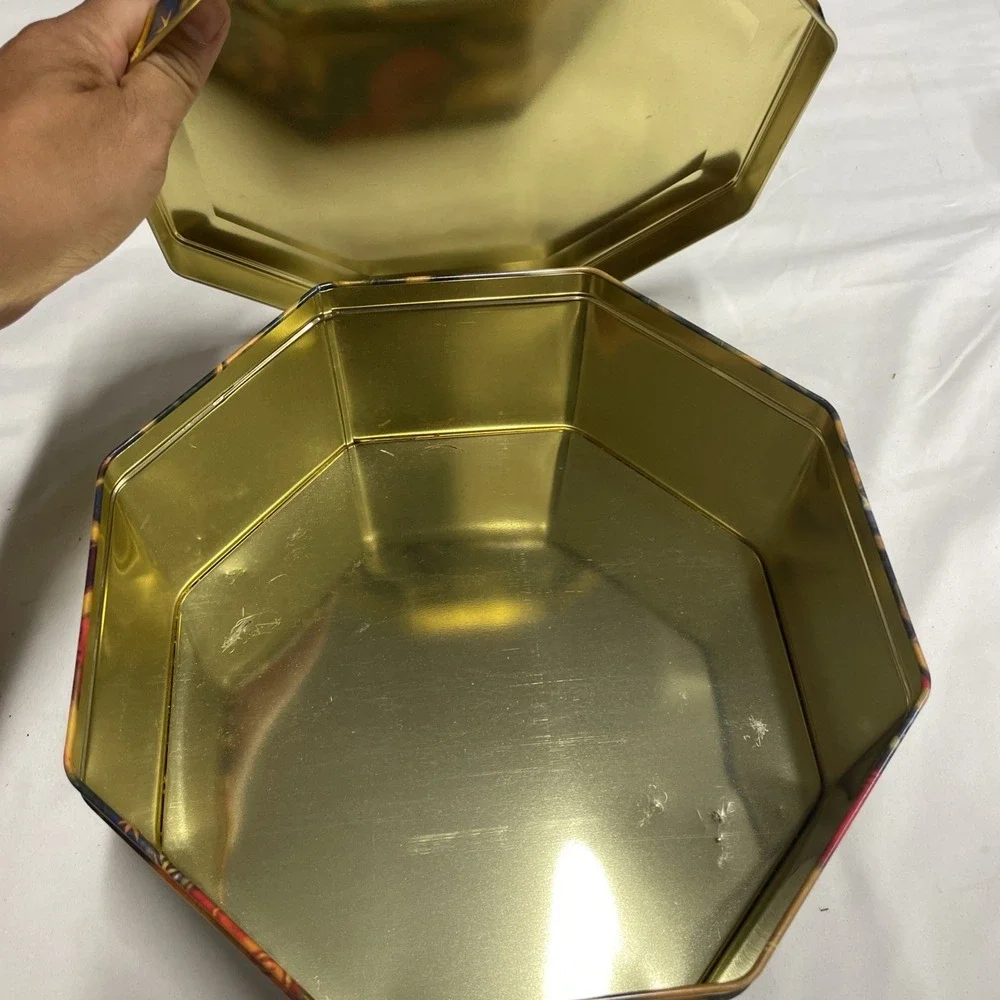 Vintage‎ 1996 Crabtree & Evelyn Octagon Collectible Holiday Tin 10